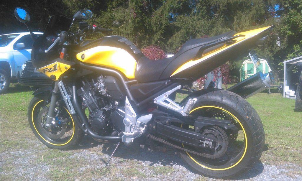 2003 Yamaha FZ in mint condition