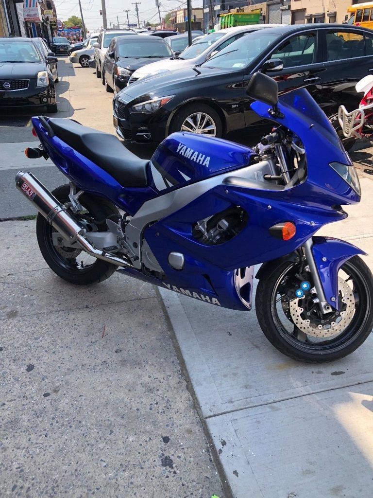 2002 Yamaha YZF in GOOD CONDITION