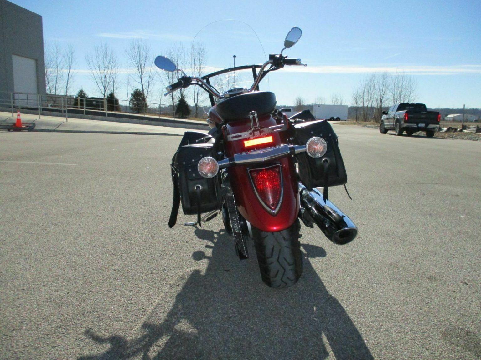 yamaha v star 1300 oil capacity