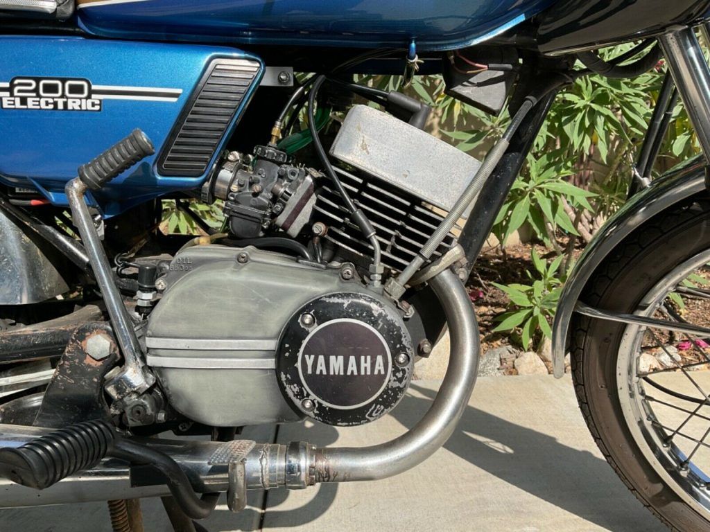 1975 Yamaha RD200